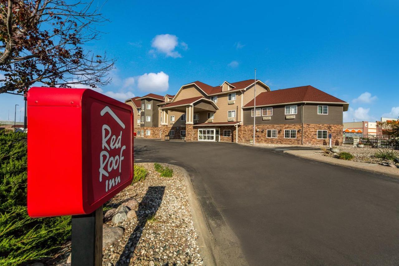 Red Roof Inn & Suites Omaha - Council Bluffs Exterior photo